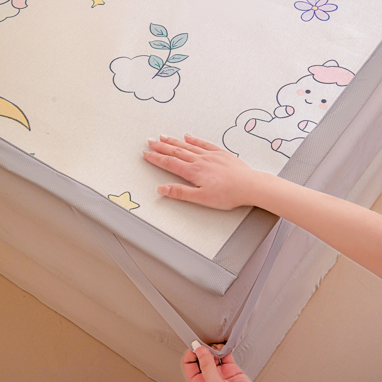 91家纺网 家纺一手货源 找家纺 富馨莱 2026新款冰丝凉席平铺款支持一件定制定做 星星小马-白