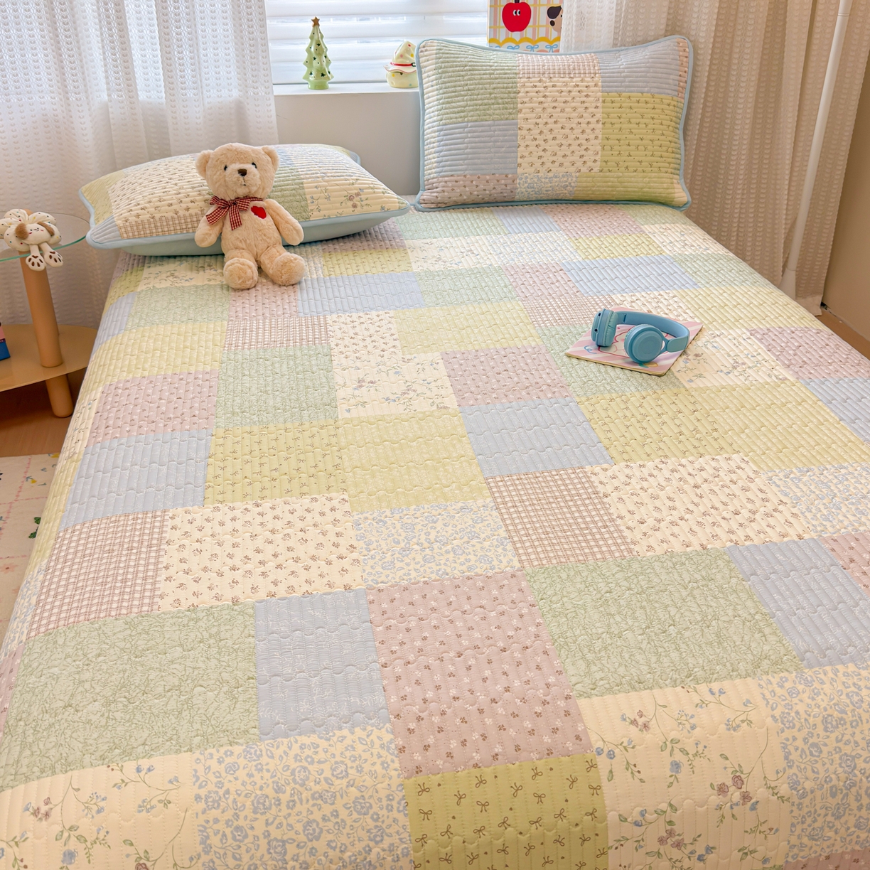 91家纺网 家纺一手货源 找家纺 雅萱家纺 2026新款森系全棉夹棉印花床盖 色块絮语