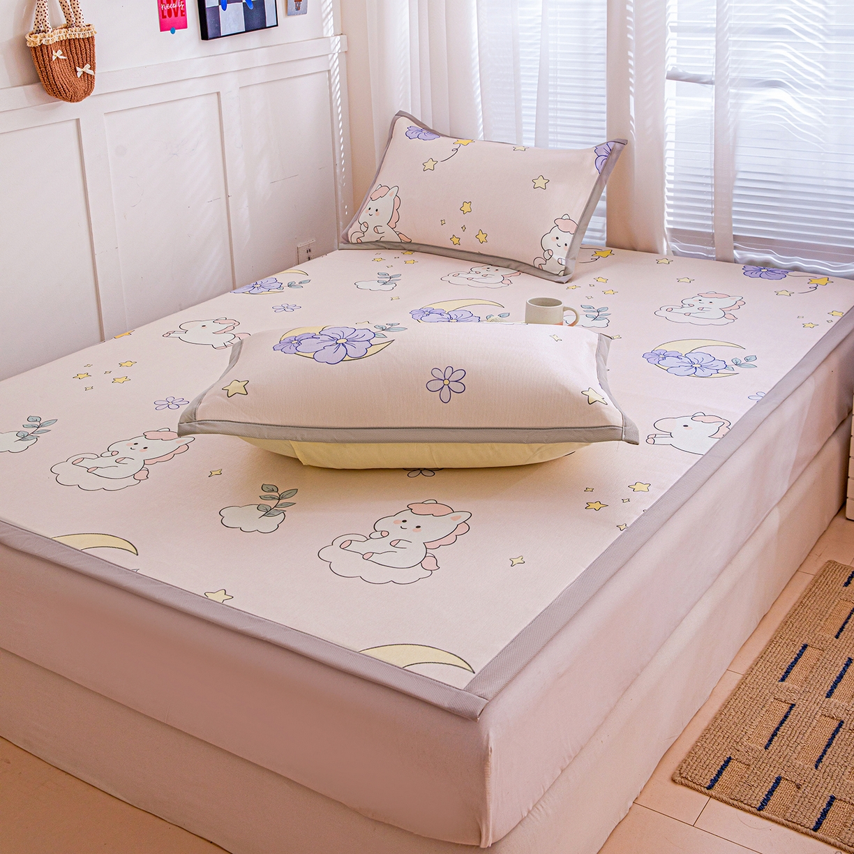 91家纺网 家纺一手货源 找家纺 富馨莱 2026新款冰丝凉席平铺款支持一件定制定做 星星小马-粉