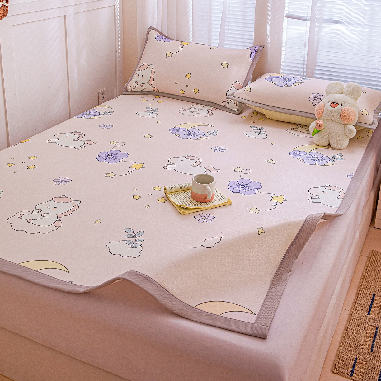 91家纺网 家纺一手货源 找家纺 富馨莱 2026新款冰丝凉席平铺款支持一件定制定做 星星小马-粉