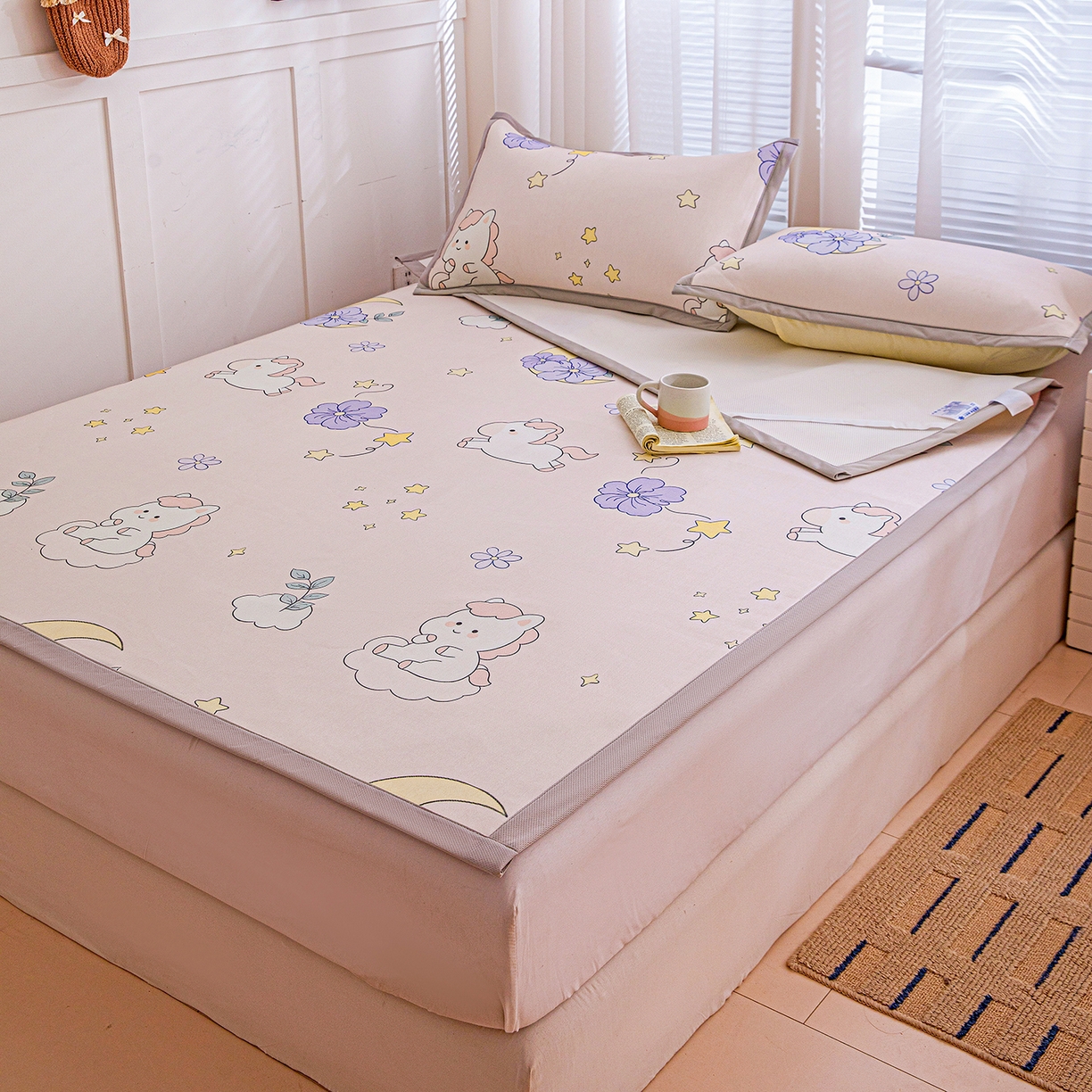 91家纺网 家纺一手货源 找家纺 富馨莱 2026新款冰丝凉席平铺款支持一件定制定做 星星小马-粉