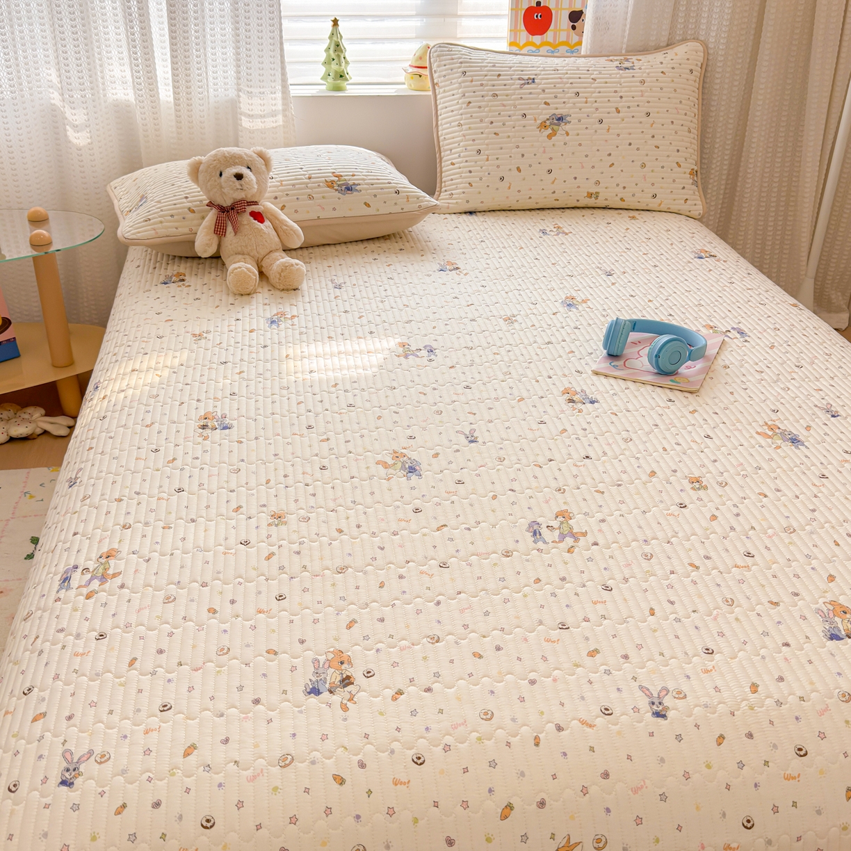 91家纺网 家纺一手货源 找家纺 雅萱家纺 2026新款森系全棉夹棉印花床盖 松鼠乐园