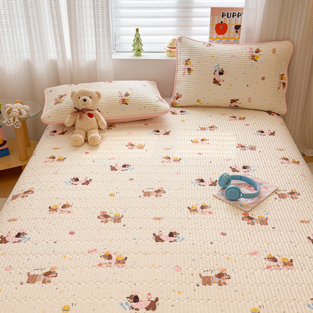 91家纺网 家纺一手货源 找家纺 雅萱家纺 2026新款森系全棉夹棉印花床盖 桃气修狗