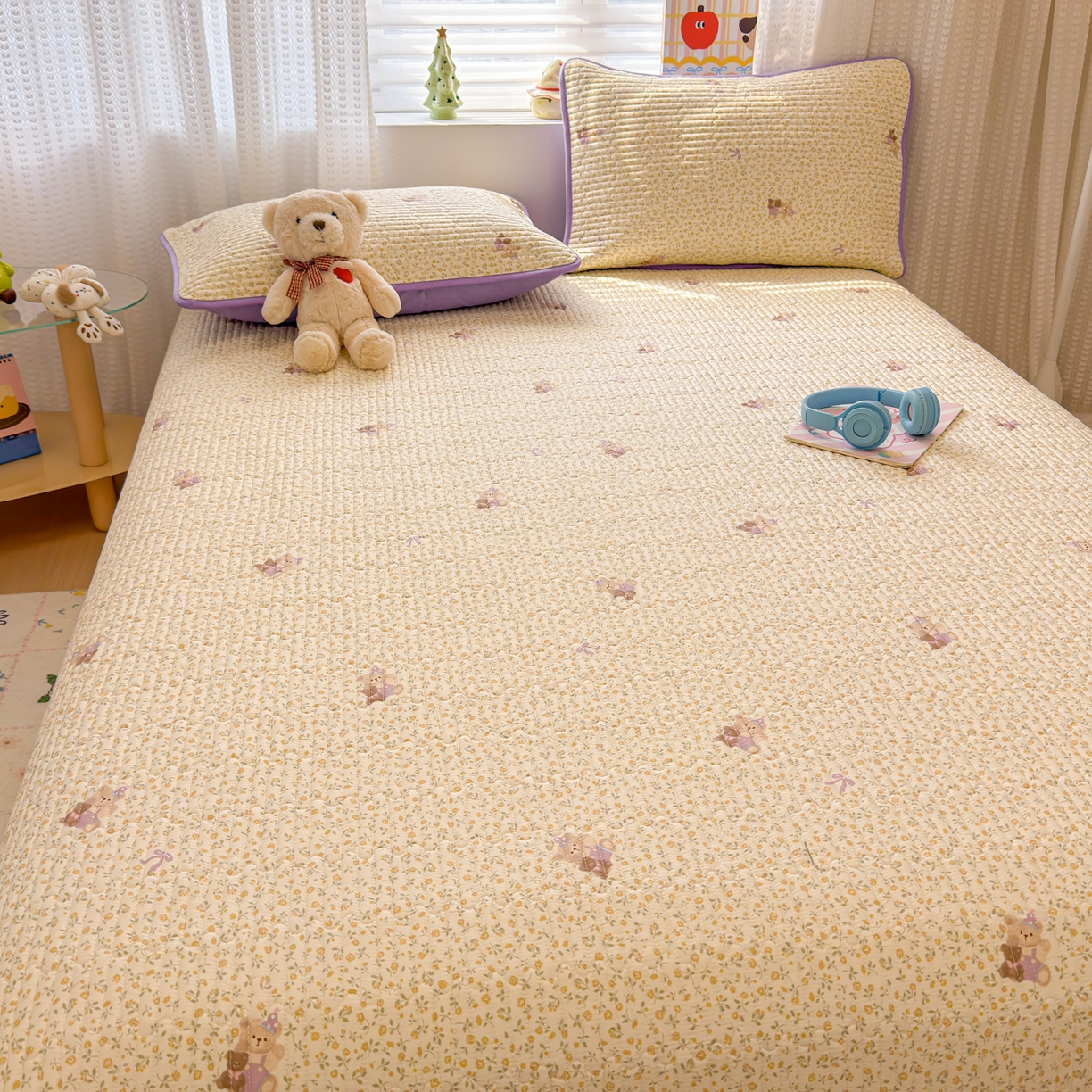 91家纺网 家纺一手货源 找家纺 雅萱家纺 2026新款森系全棉夹棉印花床盖 夏日小黄花