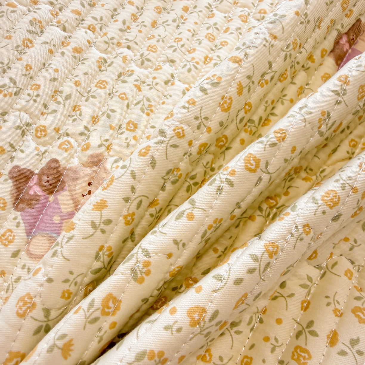 91家纺网 家纺一手货源 找家纺 雅萱家纺 2026新款森系全棉夹棉印花床盖 夏日小黄花