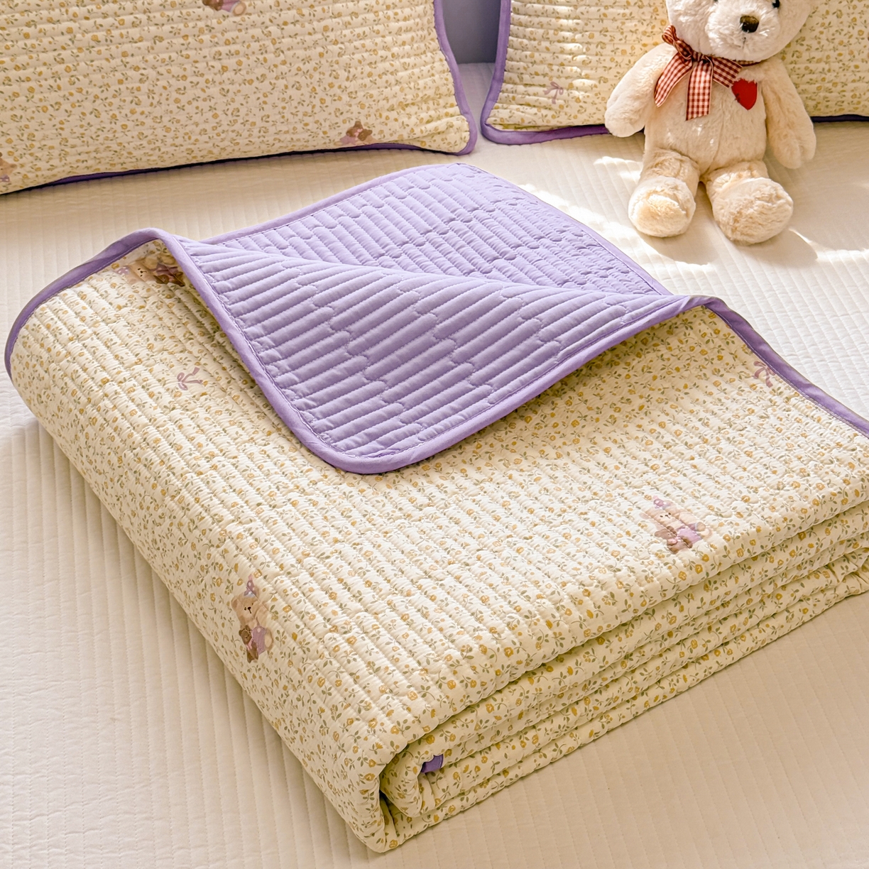 91家纺网 家纺一手货源 找家纺 雅萱家纺 2026新款森系全棉夹棉印花床盖 夏日小黄花