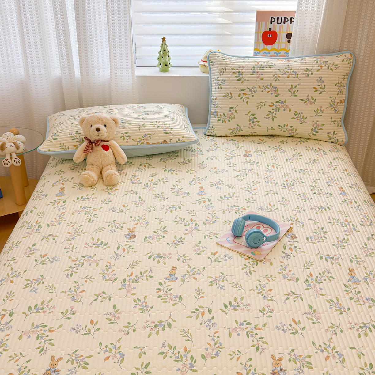 91家纺网 家纺一手货源 找家纺 雅萱家纺 2026新款森系全棉夹棉印花床盖 仙草兔