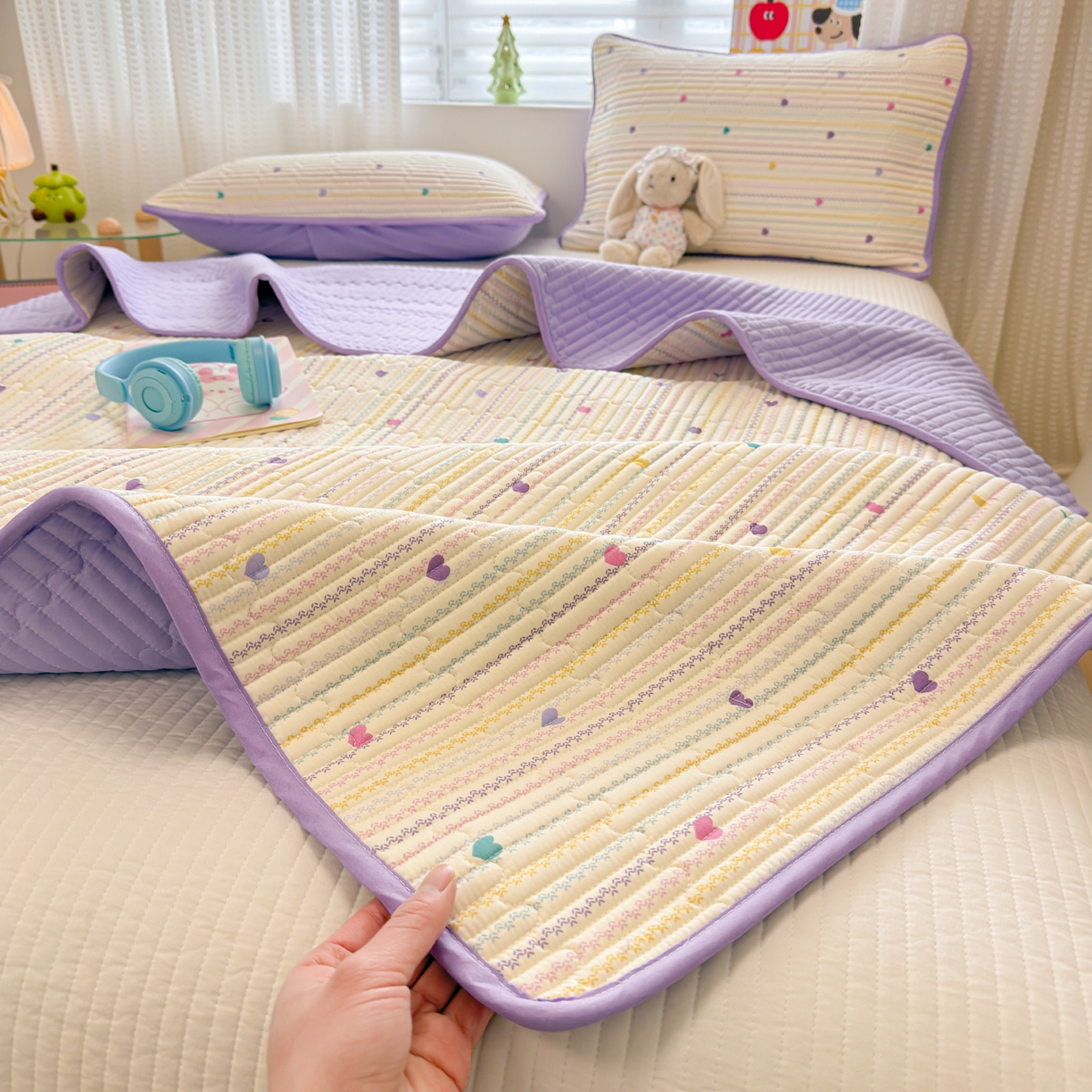 91家纺网 家纺一手货源 找家纺 雅萱家纺 2026新款森系全棉夹棉印花床盖 心意满满