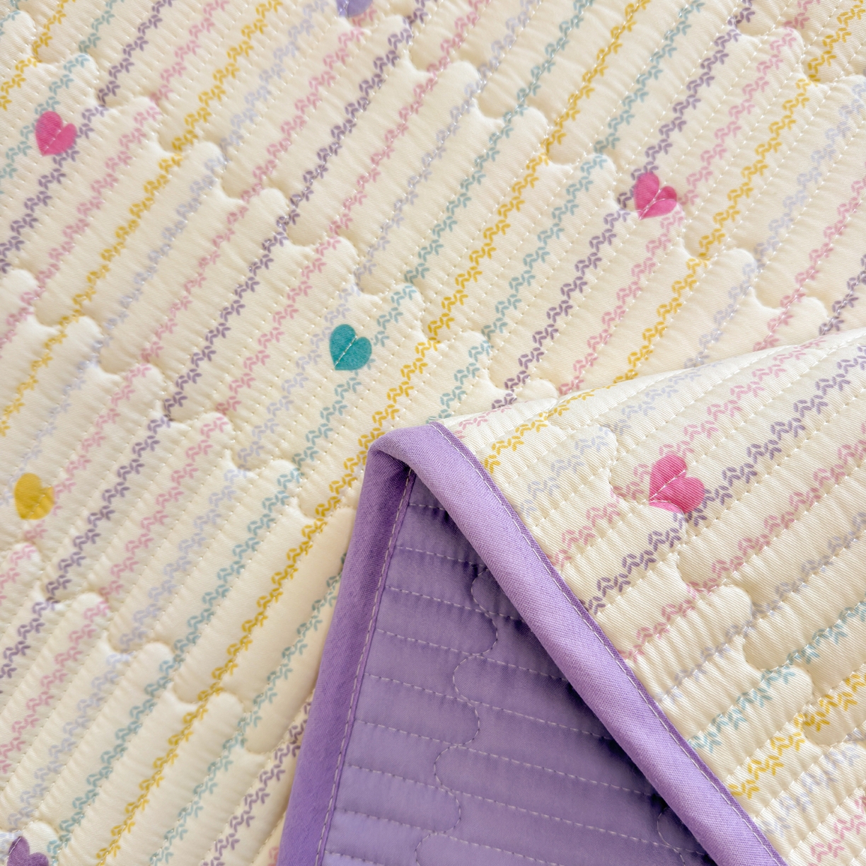 91家纺网 家纺一手货源 找家纺 雅萱家纺 2026新款森系全棉夹棉印花床盖 心意满满