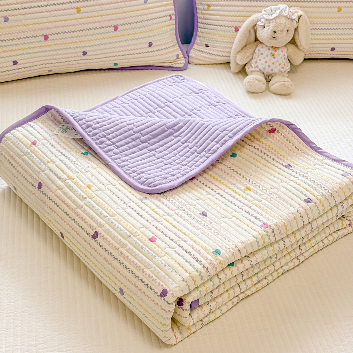 91家纺网 家纺一手货源 找家纺 雅萱家纺 2026新款森系全棉夹棉印花床盖 心意满满