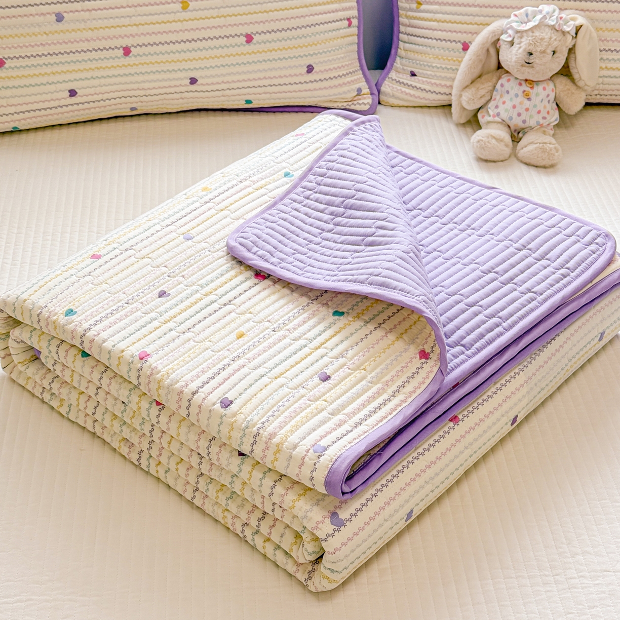 91家纺网 家纺一手货源 找家纺 雅萱家纺 2026新款森系全棉夹棉印花床盖 心意满满