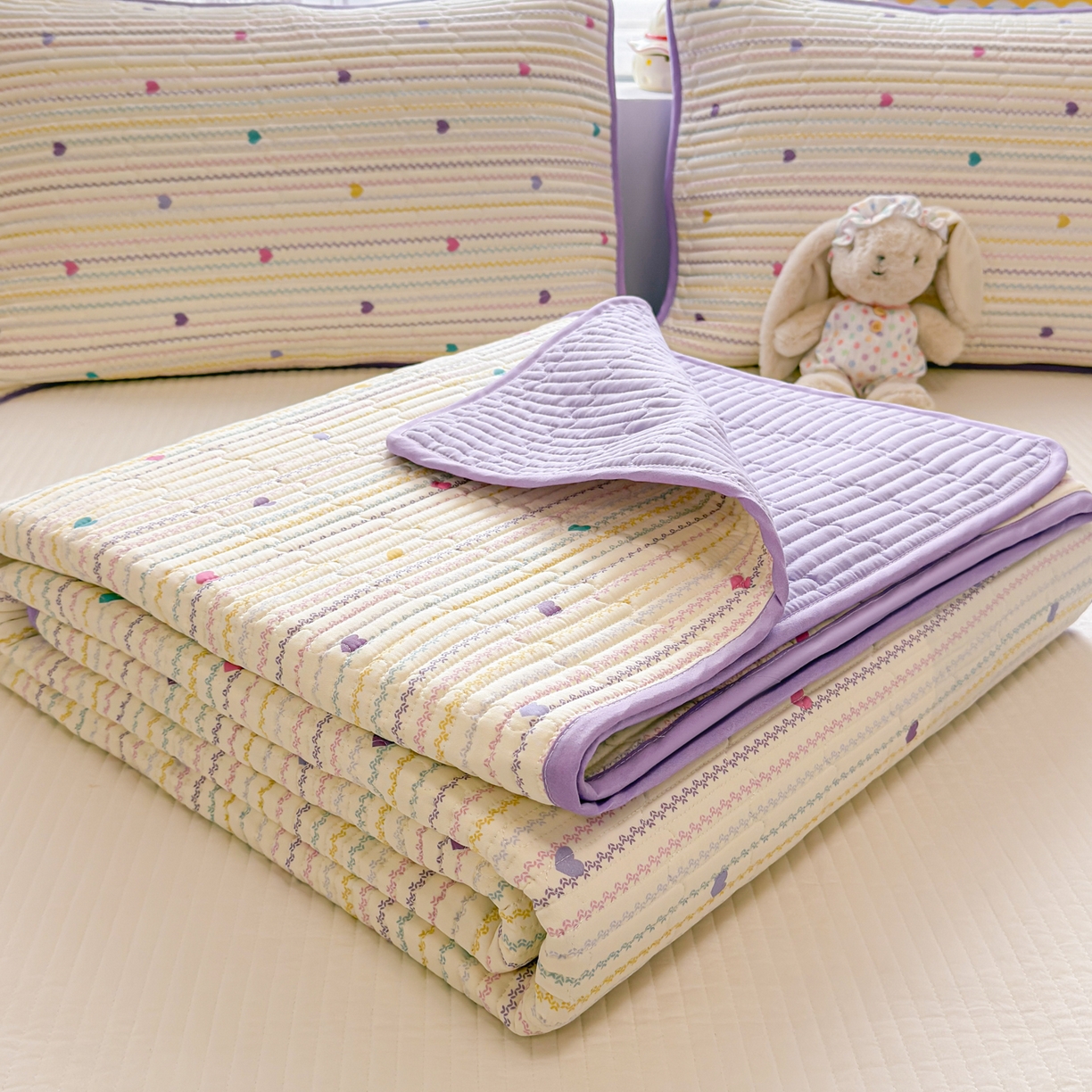 91家纺网 家纺一手货源 找家纺 雅萱家纺 2026新款森系全棉夹棉印花床盖 心意满满