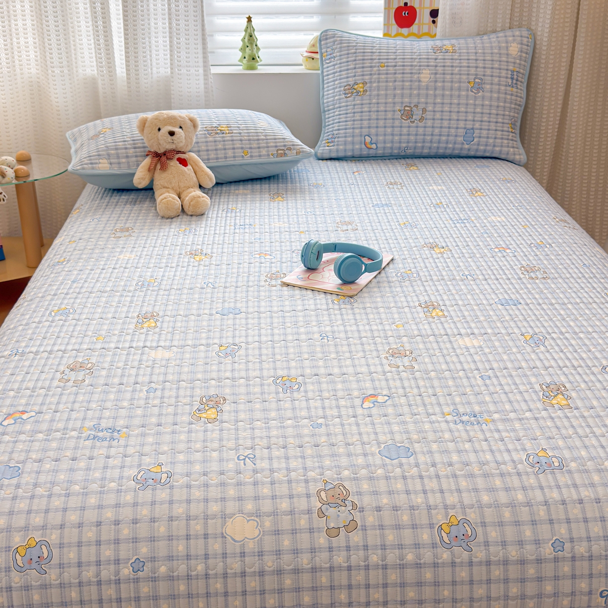 91家纺网 家纺一手货源 找家纺 雅萱家纺 2026新款森系全棉夹棉印花床盖 星星小象