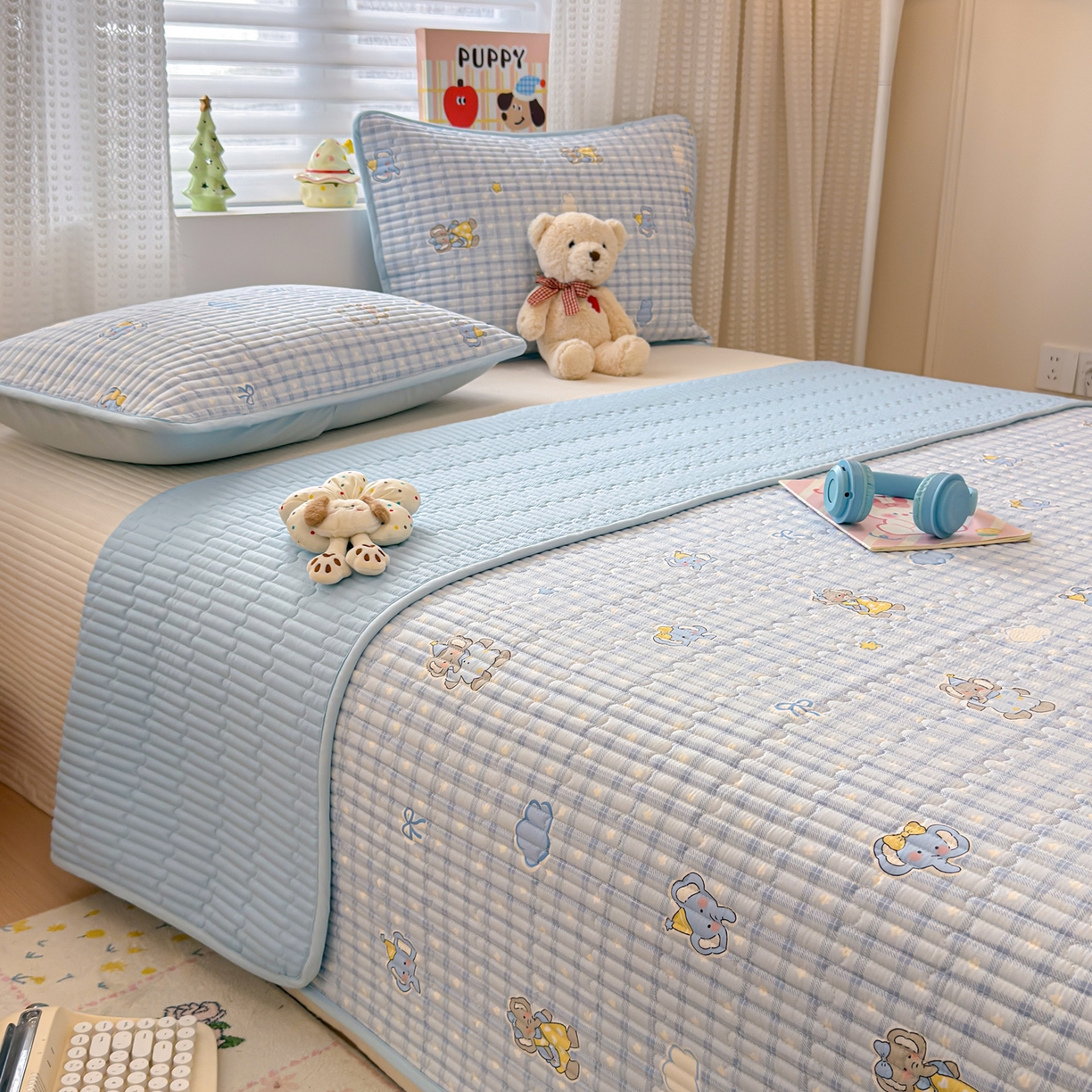 91家纺网 家纺一手货源 找家纺 雅萱家纺 2026新款森系全棉夹棉印花床盖 星星小象