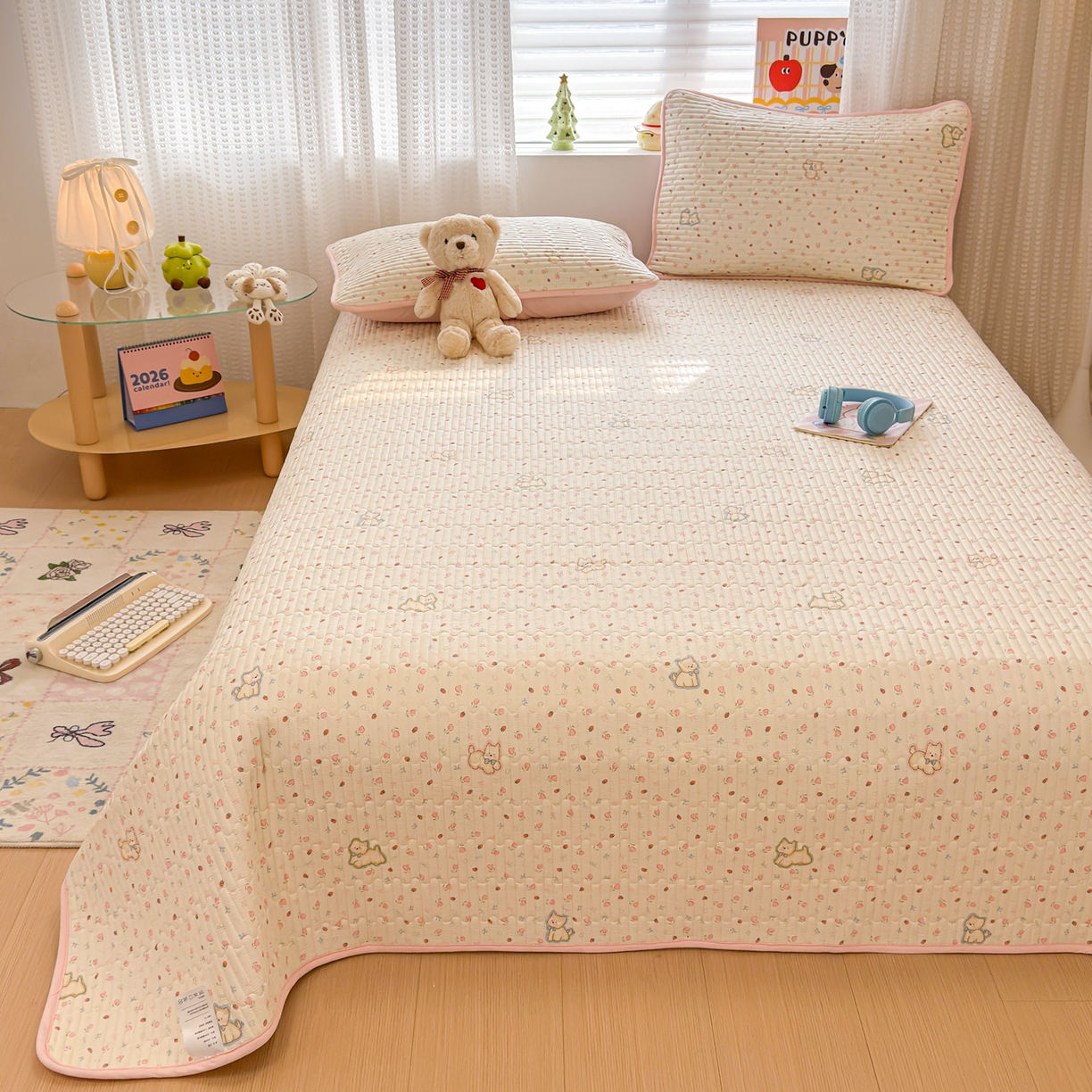 91家纺网 家纺一手货源 找家纺 雅萱家纺 2026新款森系全棉夹棉印花床盖 郁金香狗