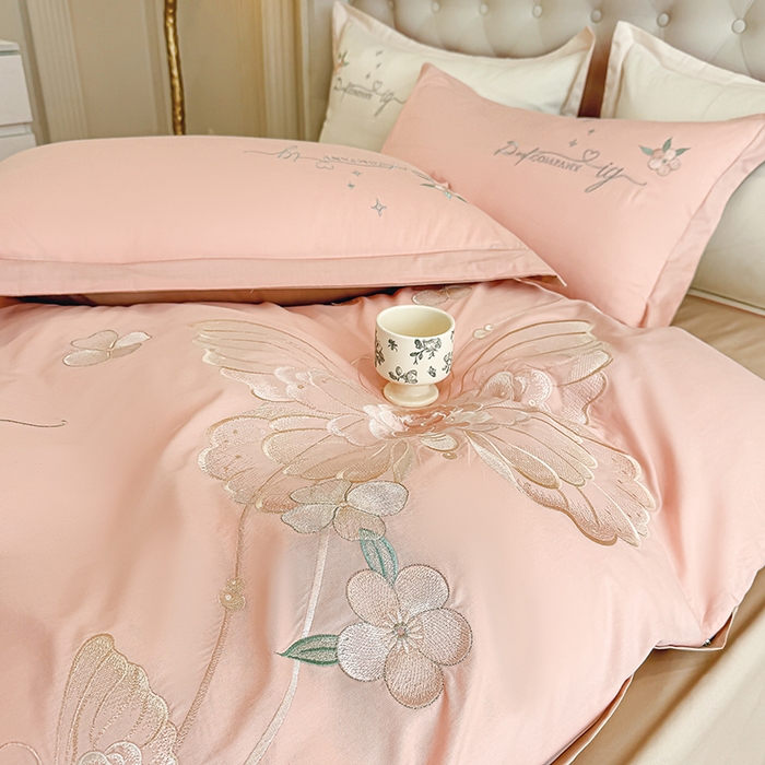 91家纺网 家纺一手货源 找家纺 无瑕家居 2026新款长绒棉全棉纯棉刺绣绣花高端礼盒装四件套-凤飞舞 凤飞舞-粉+卡其