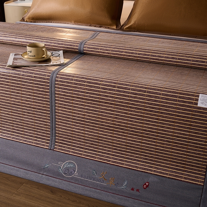 91家纺网 家纺一手货源 找家纺 鑫琪莱家纺 2025新款双面竹席冰丝席竹凉席学生宿舍席子 艾草木纹-烟雨-