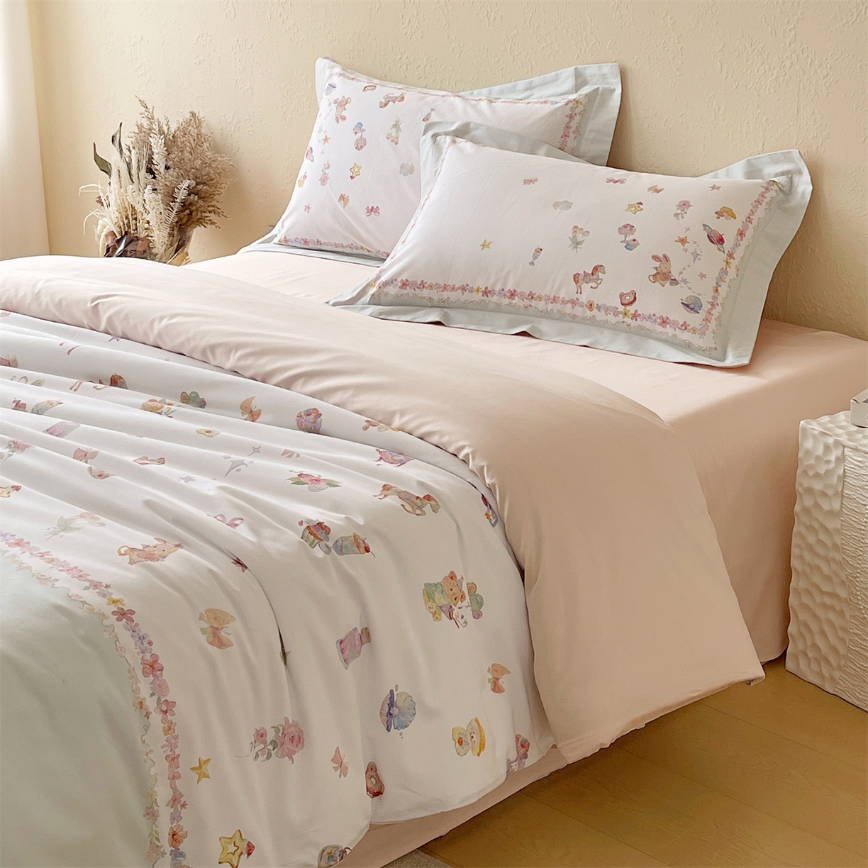 91家纺网 家纺一手货源 找家纺 （总）鼎飞家纺 2026新款100S新疆长绒棉数码印花四件套-软糖童话