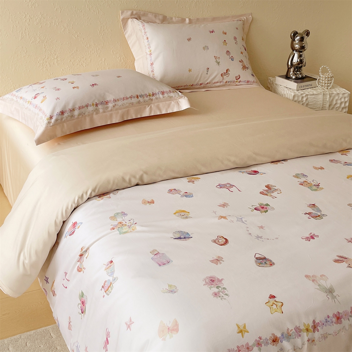 91家纺网 家纺一手货源 找家纺 鼎飞家纺 2026新款100S新疆长绒棉数码印花四件套-软糖童话 软糖童话-米色