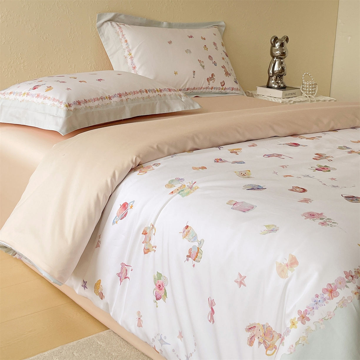 91家纺网 家纺一手货源 找家纺 鼎飞家纺 2026新款100S新疆长绒棉数码印花四件套-软糖童话 软糖童话-蓝色