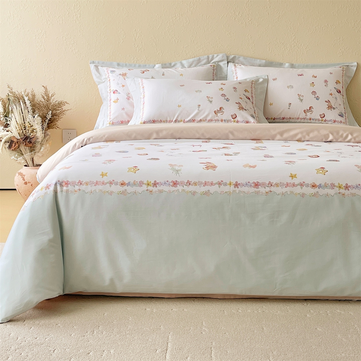 91家纺网 家纺一手货源 找家纺 鼎飞家纺 2026新款100S新疆长绒棉数码印花四件套-软糖童话 软糖童话-蓝色