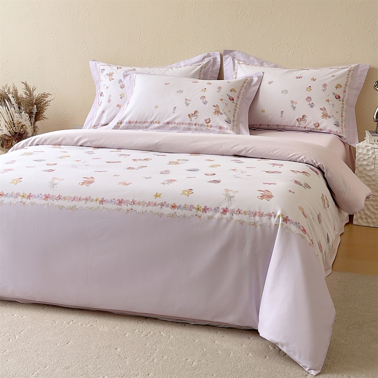 91家纺网 家纺一手货源 找家纺 鼎飞家纺 2026新款100S新疆长绒棉数码印花四件套-软糖童话 软糖童话-紫色