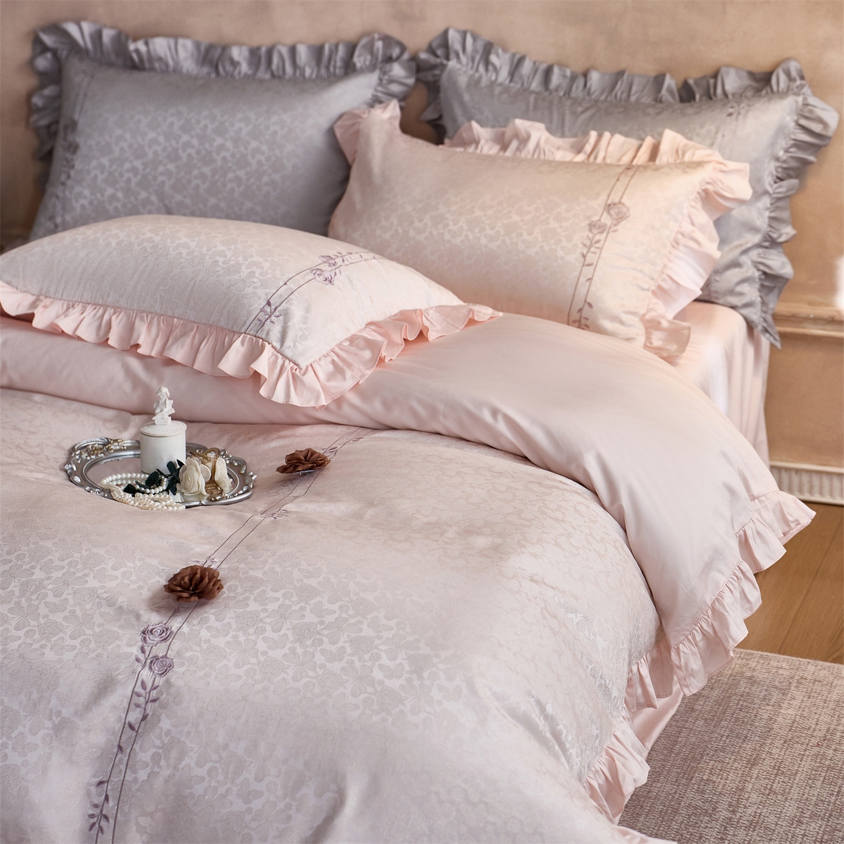 91家纺网 家纺一手货源 找家纺 鼎飞家纺 2026新款A类法式全棉提花四件套-漾系列 漾-玉粉