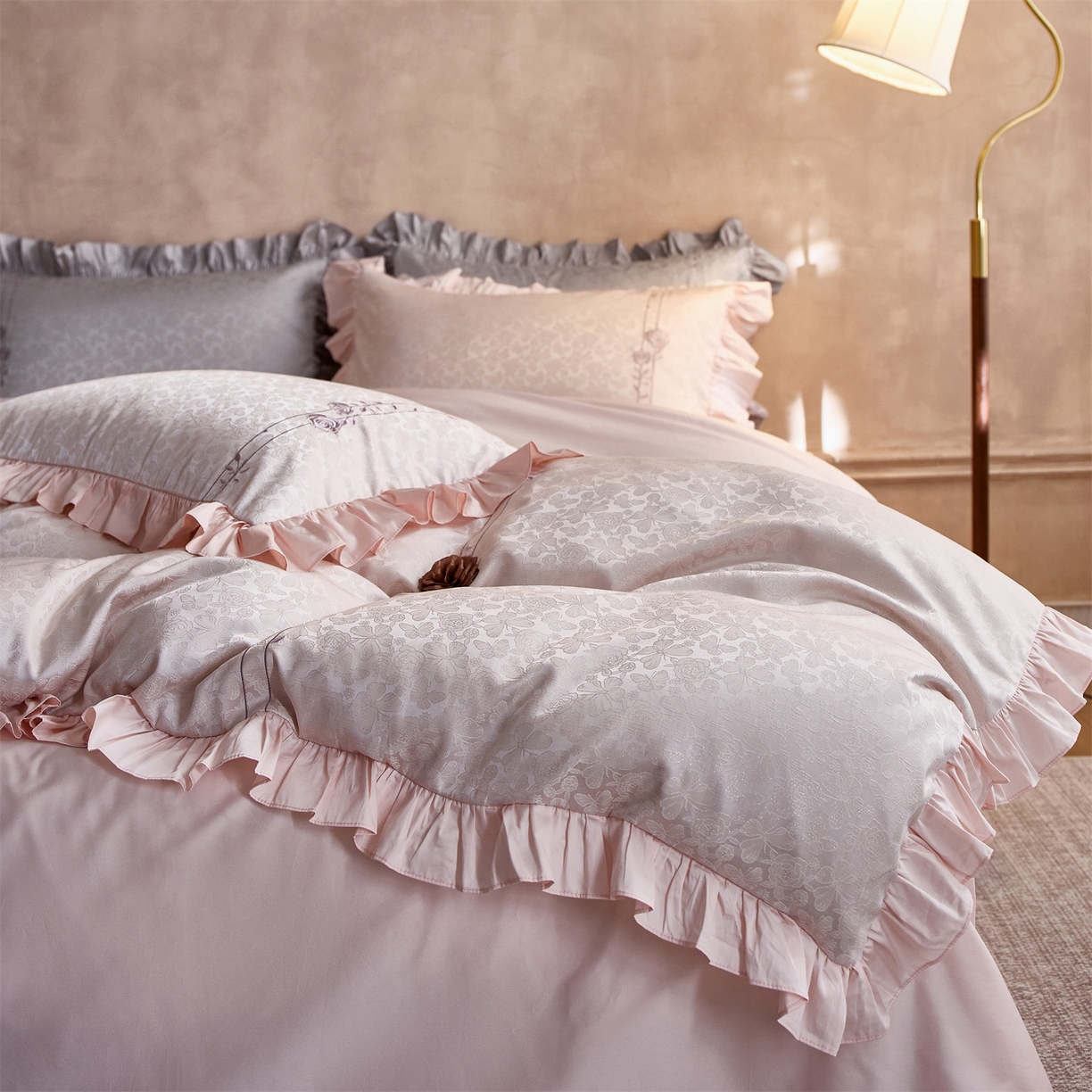 91家纺网 家纺一手货源 找家纺 鼎飞家纺 2026新款A类法式全棉提花四件套-漾系列 漾-玉粉