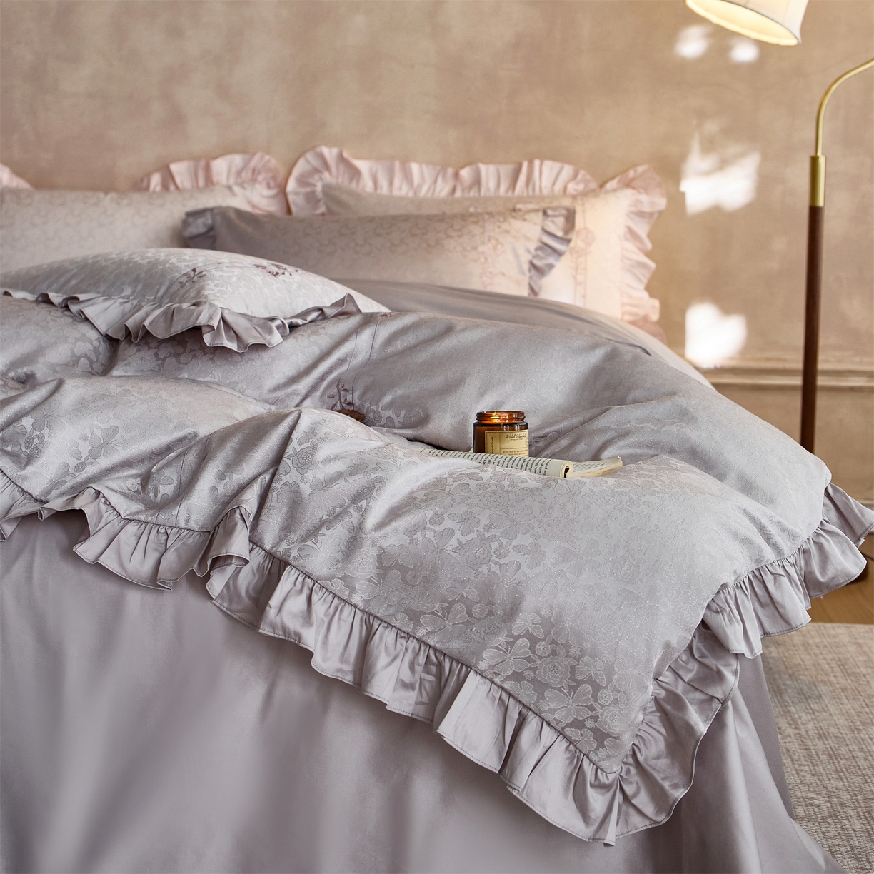 91家纺网 家纺一手货源 找家纺 鼎飞家纺 2026新款A类法式全棉提花四件套-漾系列 漾-紫灰