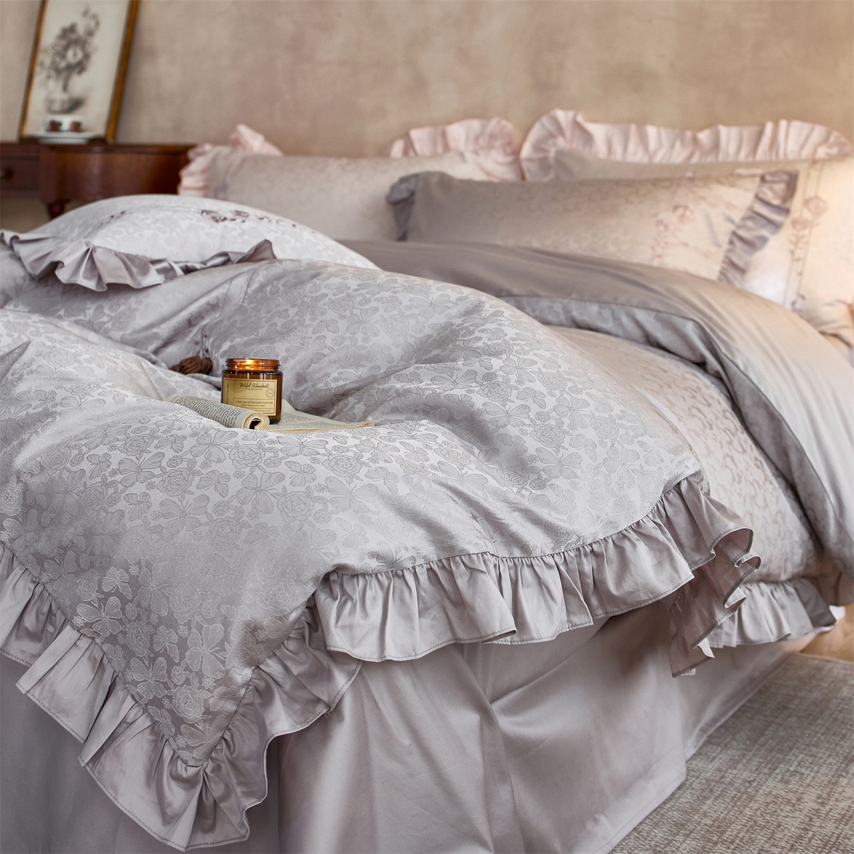 91家纺网 家纺一手货源 找家纺 鼎飞家纺 2026新款A类法式全棉提花四件套-漾系列 漾-紫灰