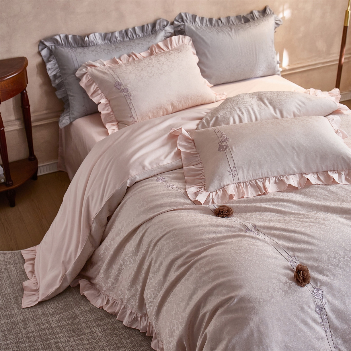 91家纺网 家纺一手货源 找家纺 鼎飞家纺 2026新款A类法式全棉提花四件套-漾系列 漾-玉粉