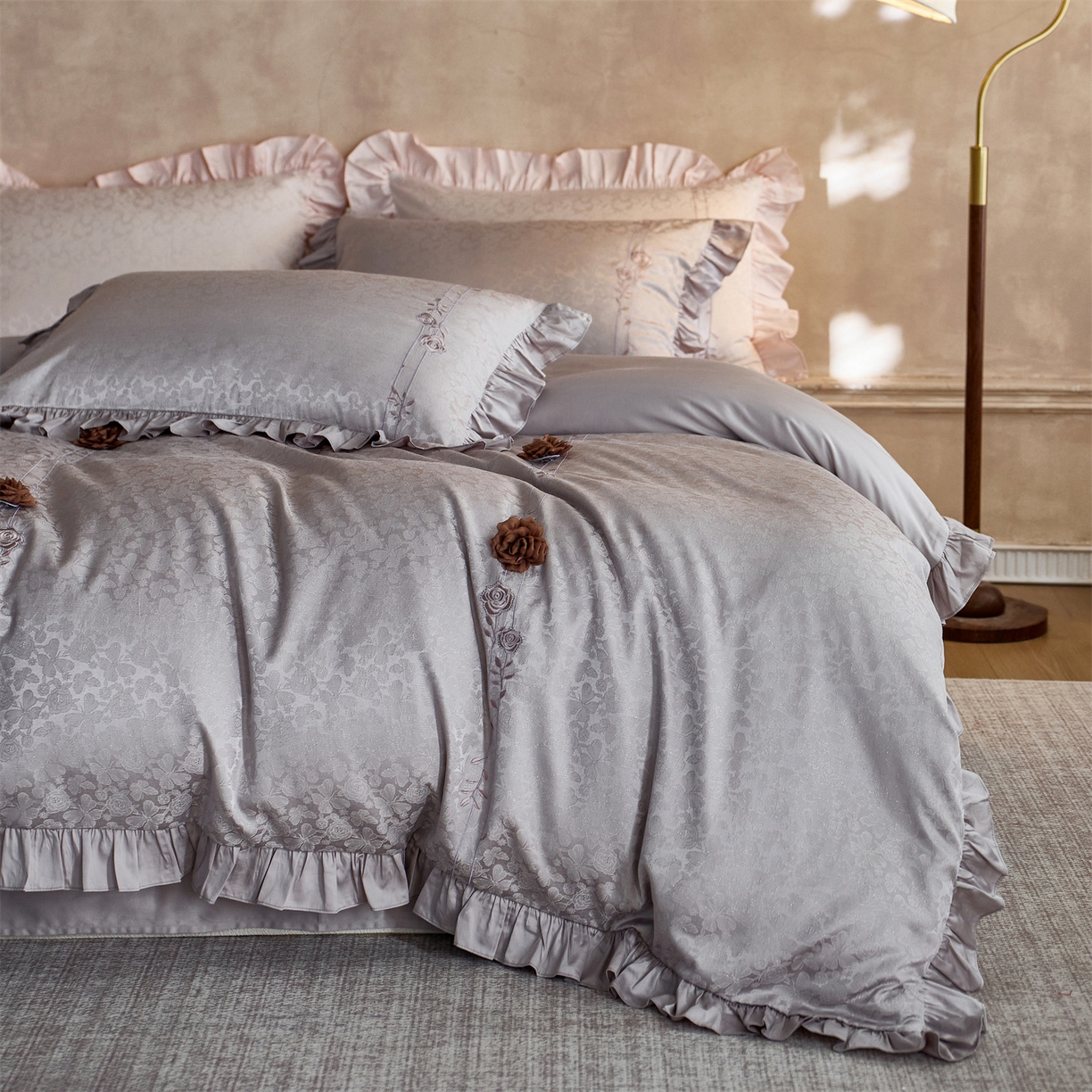 91家纺网 家纺一手货源 找家纺 鼎飞家纺 2026新款A类法式全棉提花四件套-漾系列 漾-紫灰