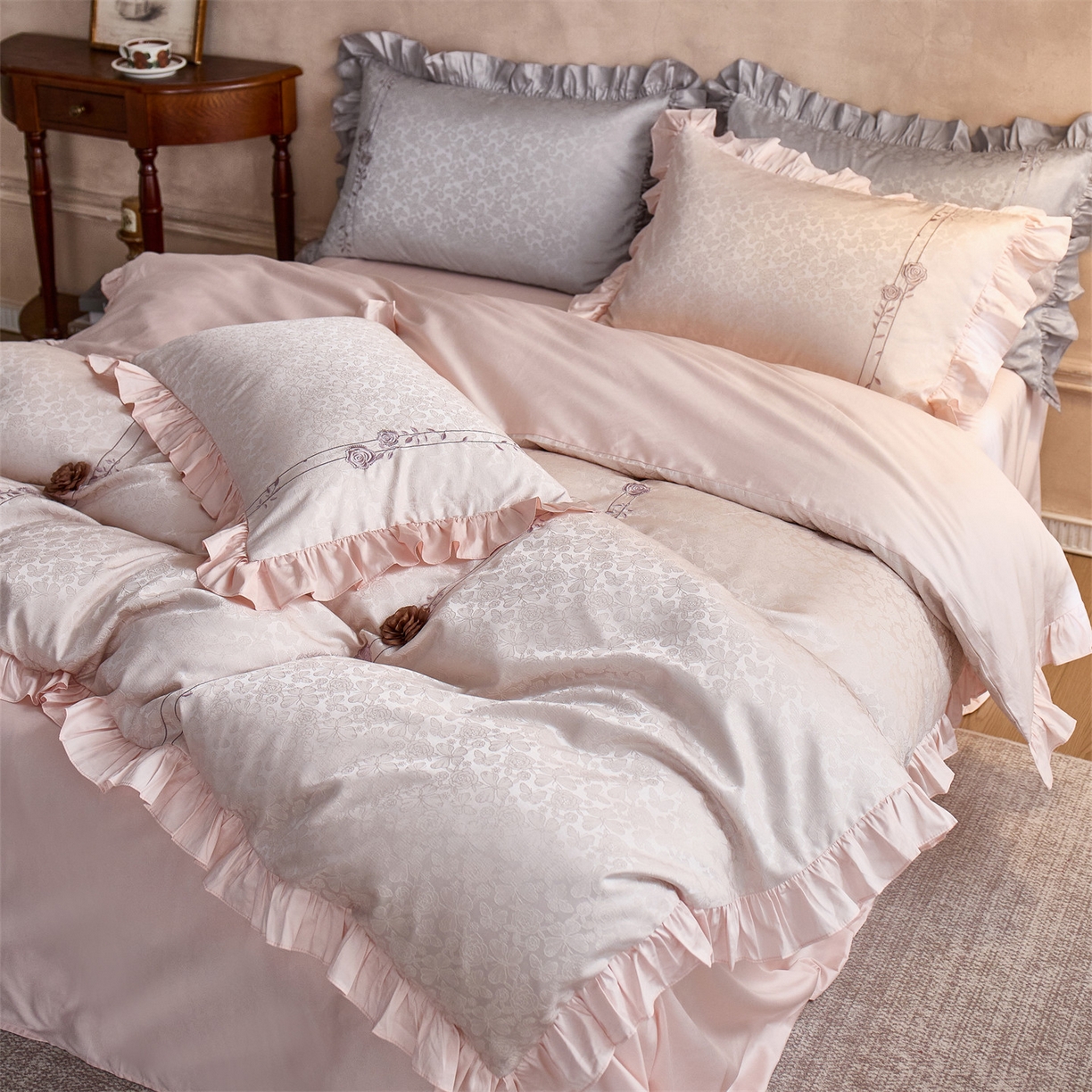 91家纺网 家纺一手货源 找家纺 鼎飞家纺 2026新款A类法式全棉提花四件套-漾系列 漾-玉粉