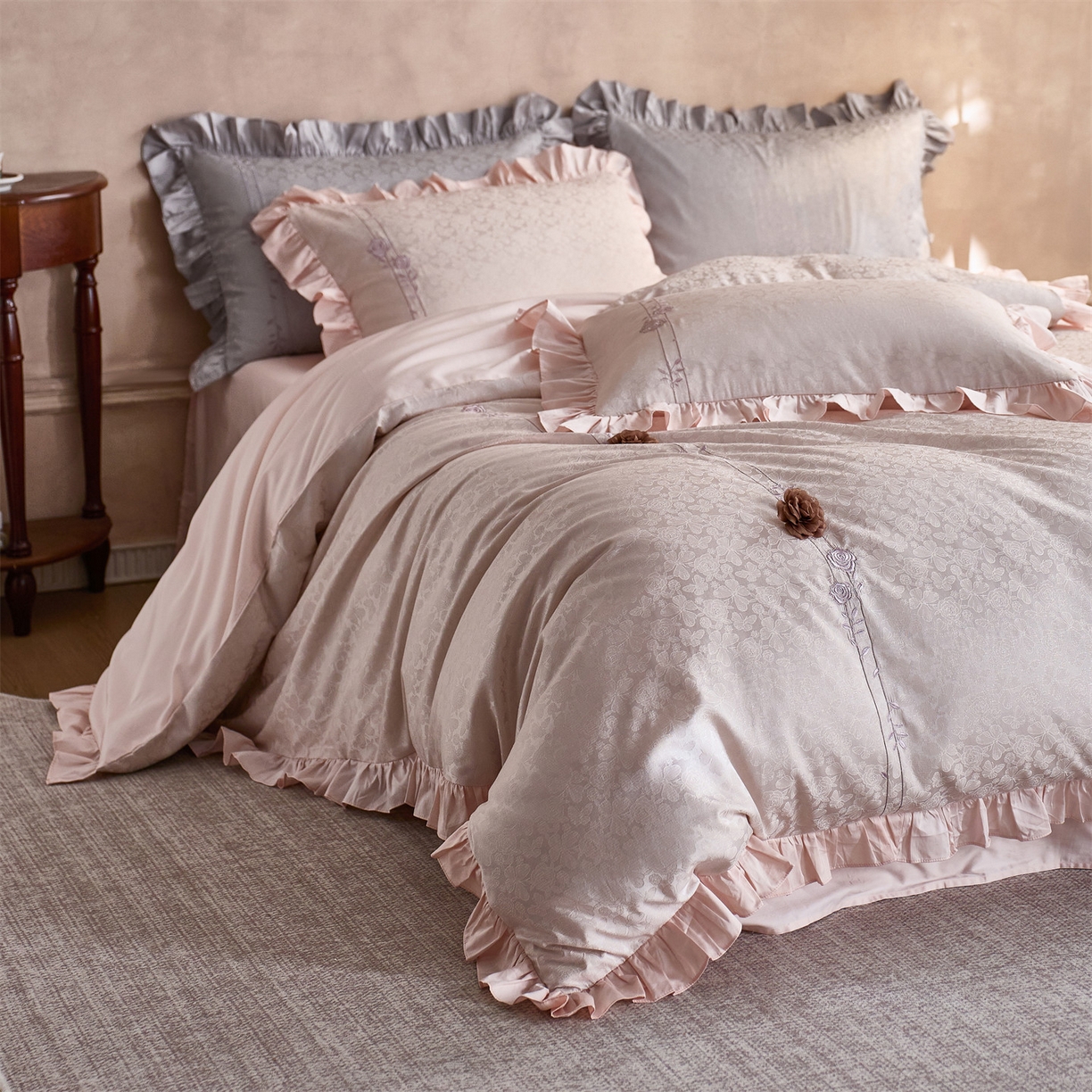 91家纺网 家纺一手货源 找家纺 鼎飞家纺 2026新款A类法式全棉提花四件套-漾系列 漾-玉粉