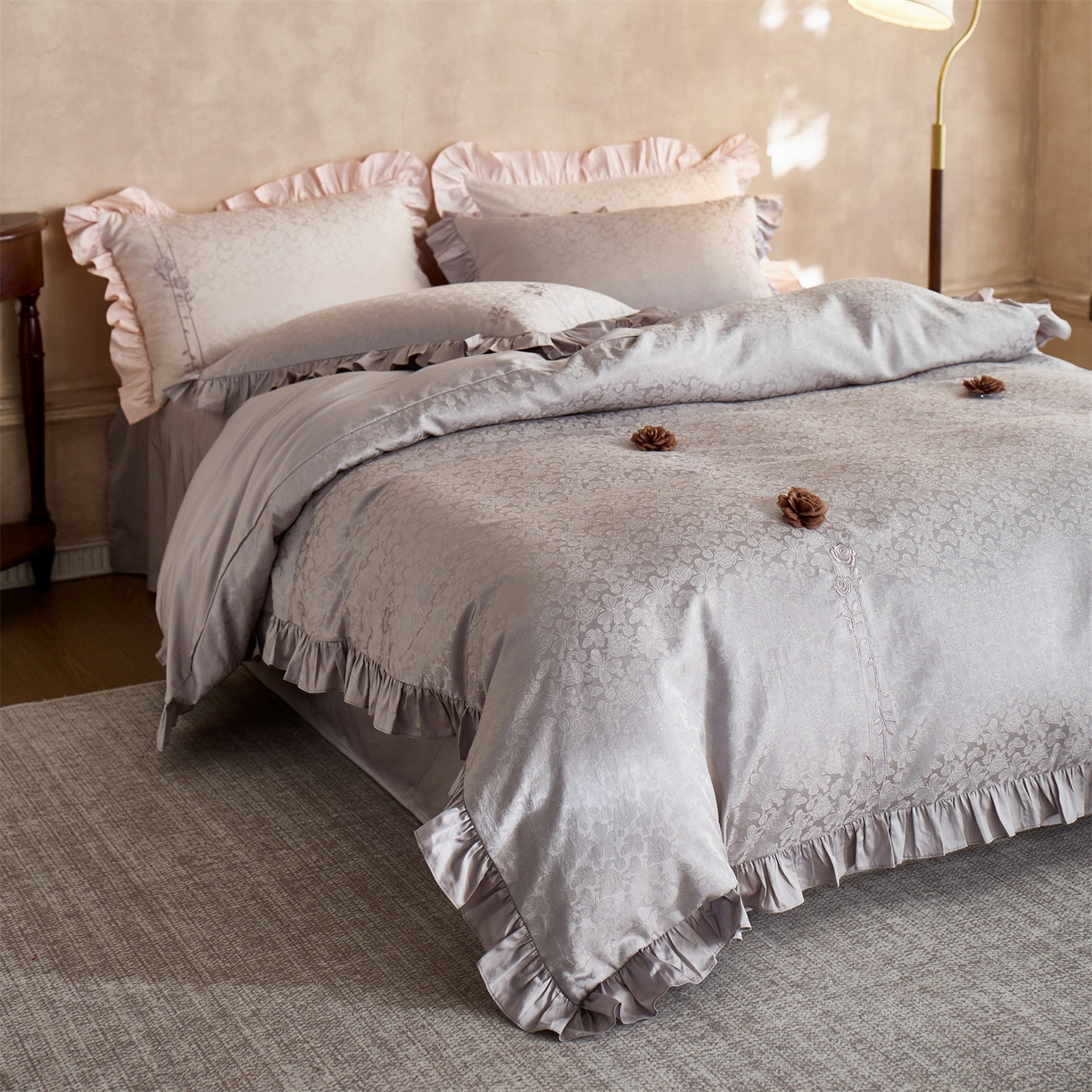 91家纺网 家纺一手货源 找家纺 鼎飞家纺 2026新款A类法式全棉提花四件套-漾系列 漾-紫灰