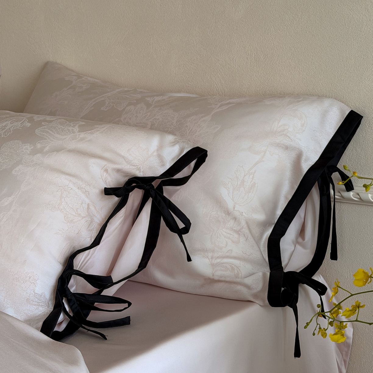 91家纺网 家纺一手货源 找家纺 爱缦 2026新款100s天丝棉色织提花四件套-遥婉月系列 云粉色