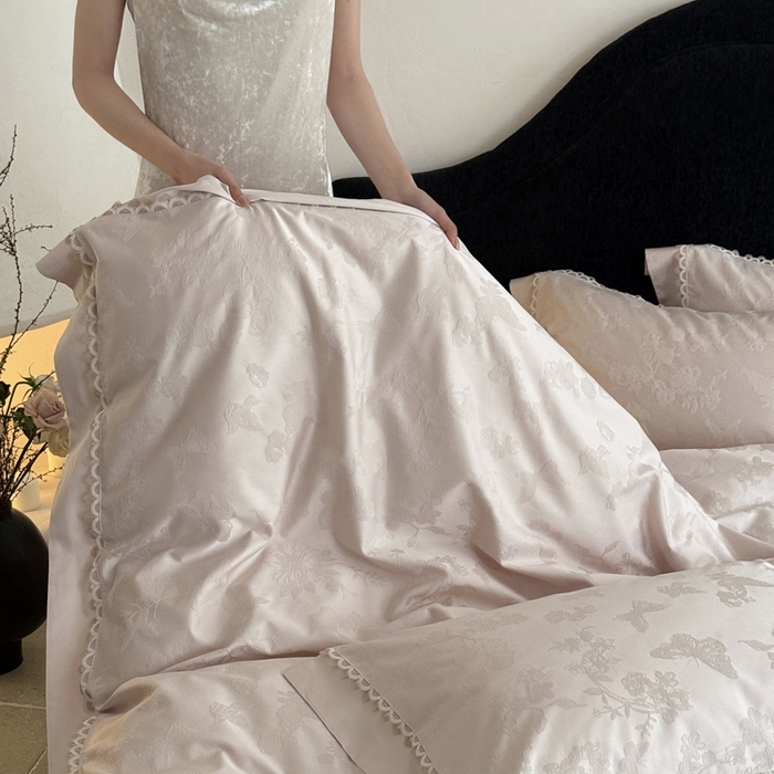 91家纺网 家纺一手货源 找家纺 （总）爱缦 2026新款100s天丝棉色织提花四件套-玫瑰蝶翼系列(此款券后控价：标准428，大号448)