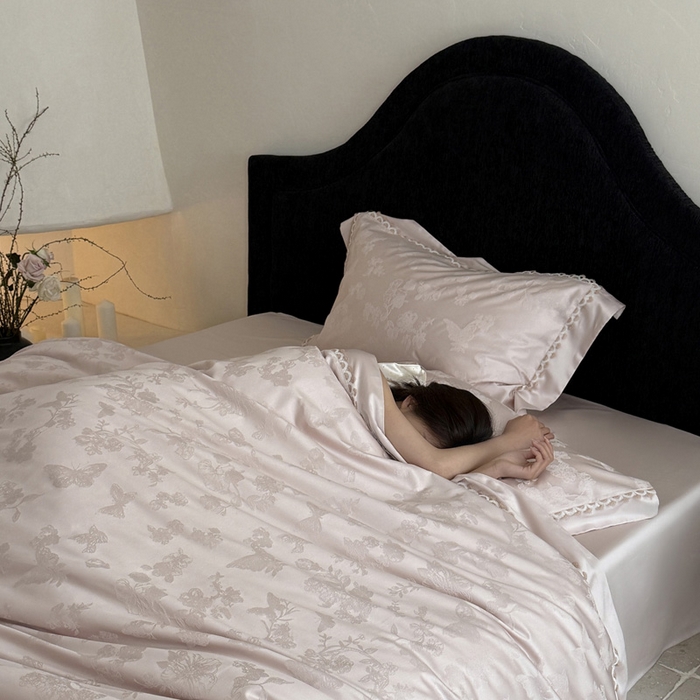 91家纺网 家纺一手货源 找家纺 （总）爱缦 2026新款100s天丝棉色织提花四件套-玫瑰蝶翼系列(此款券后控价：标准428，大号448)