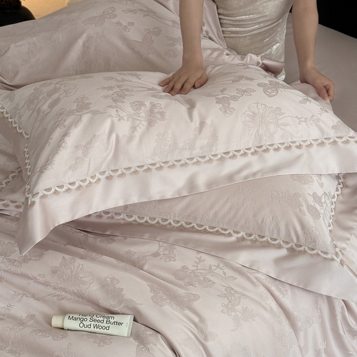 91家纺网 家纺一手货源 找家纺 （总）爱缦 2026新款100s天丝棉色织提花四件套-玫瑰蝶翼系列(此款券后控价：标准428，大号448)