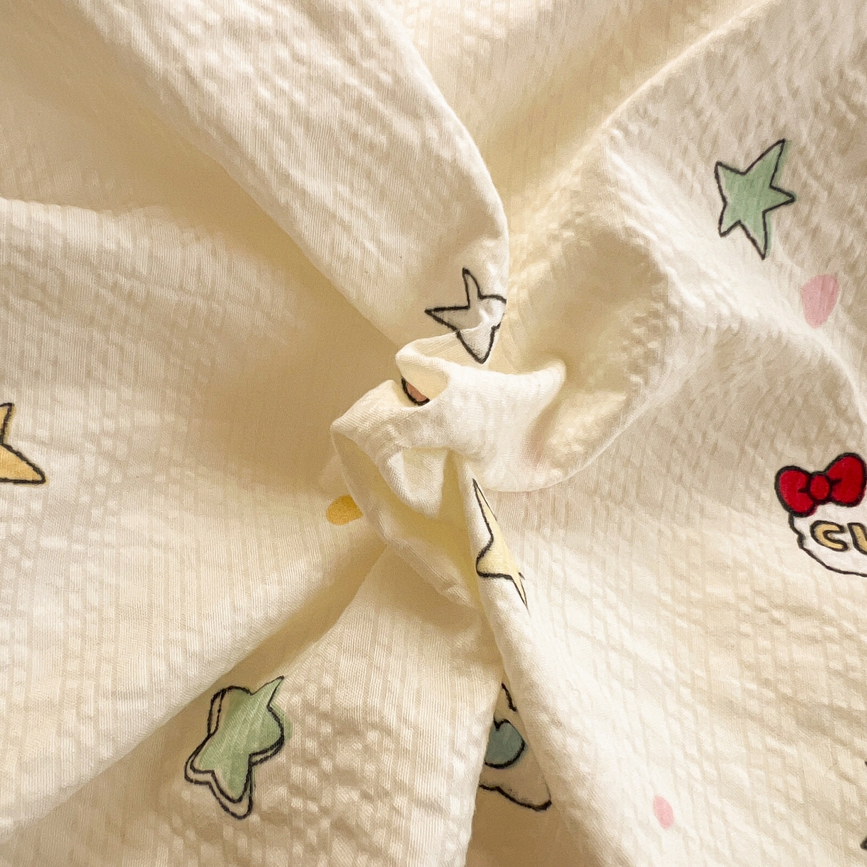 91家纺网 家纺一手货源 找家纺 （总）老K (原美阁） 2026春夏新款凯特猫泡芙棉四件套泡泡棉单被套