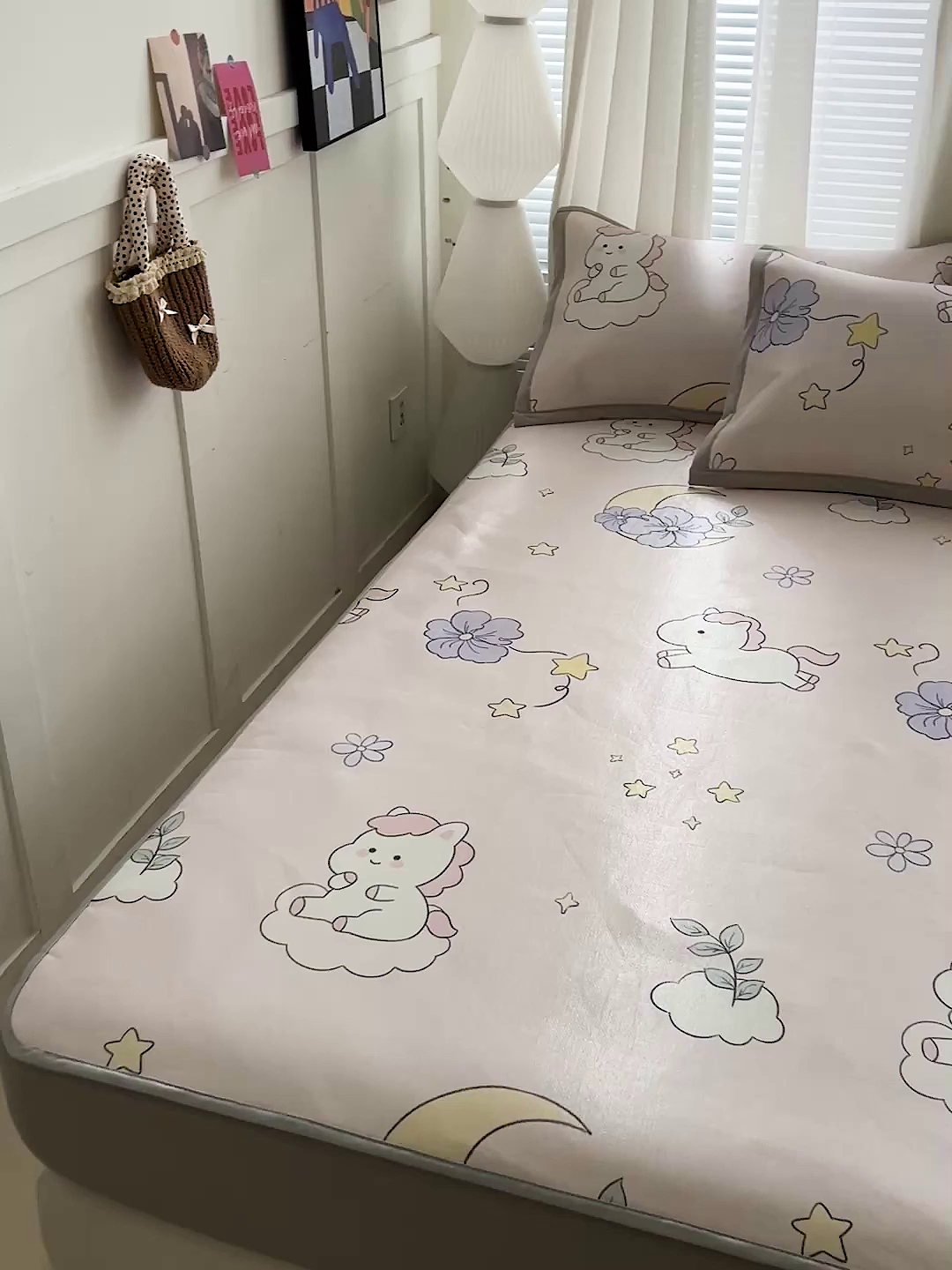 91家纺网 家纺一手货源 找家纺 富馨莱 2026新款冰丝凉席床笠款凉席席子支持一件定制定做 星星小马-粉