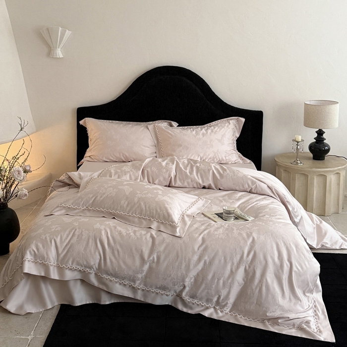 91家纺网 家纺一手货源 找家纺 爱缦 2026新款100s天丝棉色织提花四件套-玫瑰蝶翼系列 木槿粉