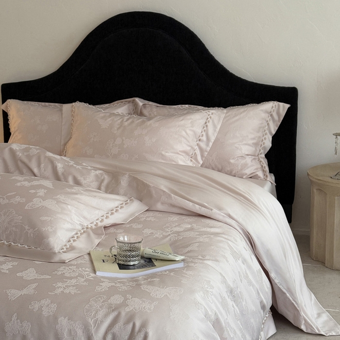 91家纺网 家纺一手货源 找家纺 爱缦 2026新款100s天丝棉色织提花四件套-玫瑰蝶翼系列 木槿粉