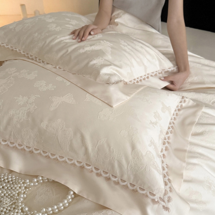 91家纺网 家纺一手货源 找家纺 爱缦 2026新款100s天丝棉色织提花四件套-玫瑰蝶翼系列 云朵白