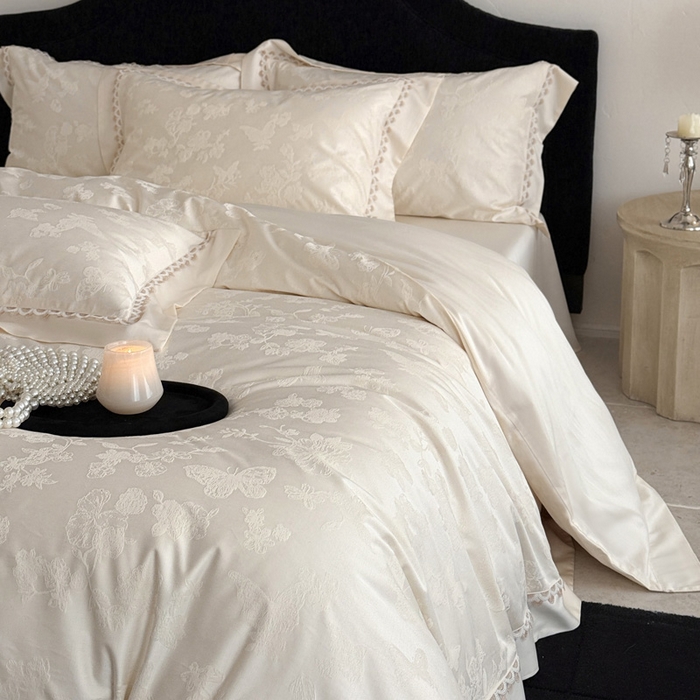 91家纺网 家纺一手货源 找家纺 爱缦 2026新款100s天丝棉色织提花四件套-玫瑰蝶翼系列 云朵白