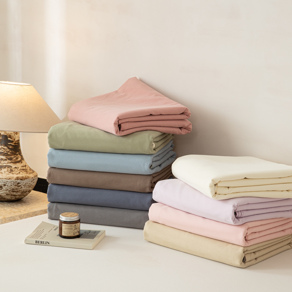 91家纺网 家纺一手货源 找家纺 眠博士 2026新款A类纯色全棉磨毛四件套-陶瓷 创意叠拍