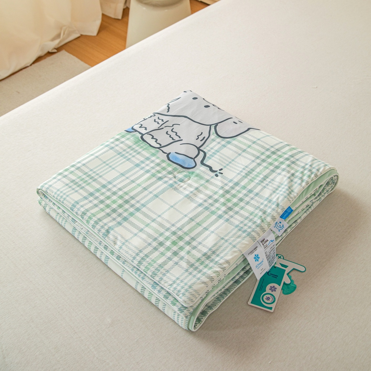 91家纺网 家纺一手货源 找家纺 亿莱鑫 2026春夏新款卡通印花仿锦氨夏被夏凉被空调被 格纹小象