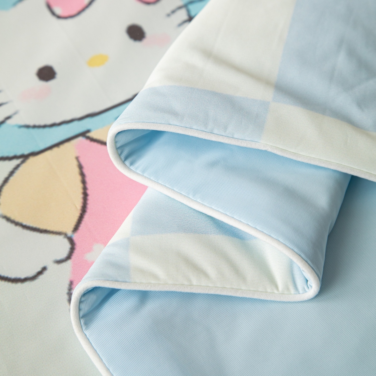 91家纺网 家纺一手货源 找家纺 亿莱鑫 2026春夏新款卡通印花仿锦氨夏被夏凉被空调被 星梦萌友