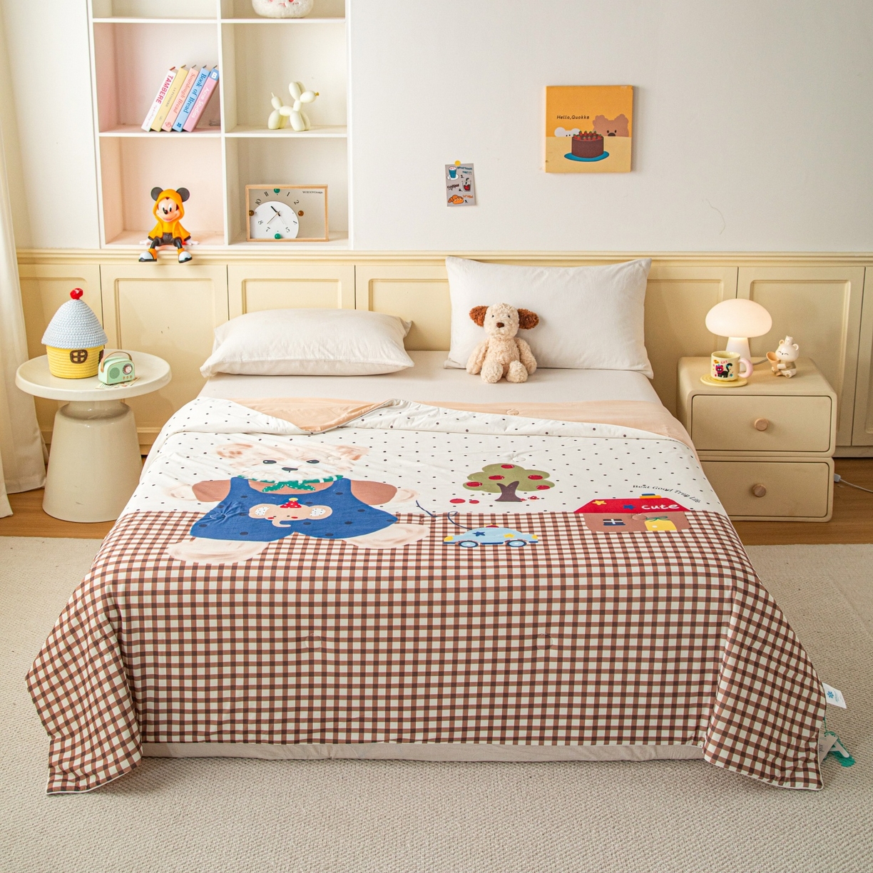 91家纺网 家纺一手货源 找家纺 亿莱鑫 2026春夏新款卡通印花仿锦氨夏被夏凉被空调被 树屋熊趣