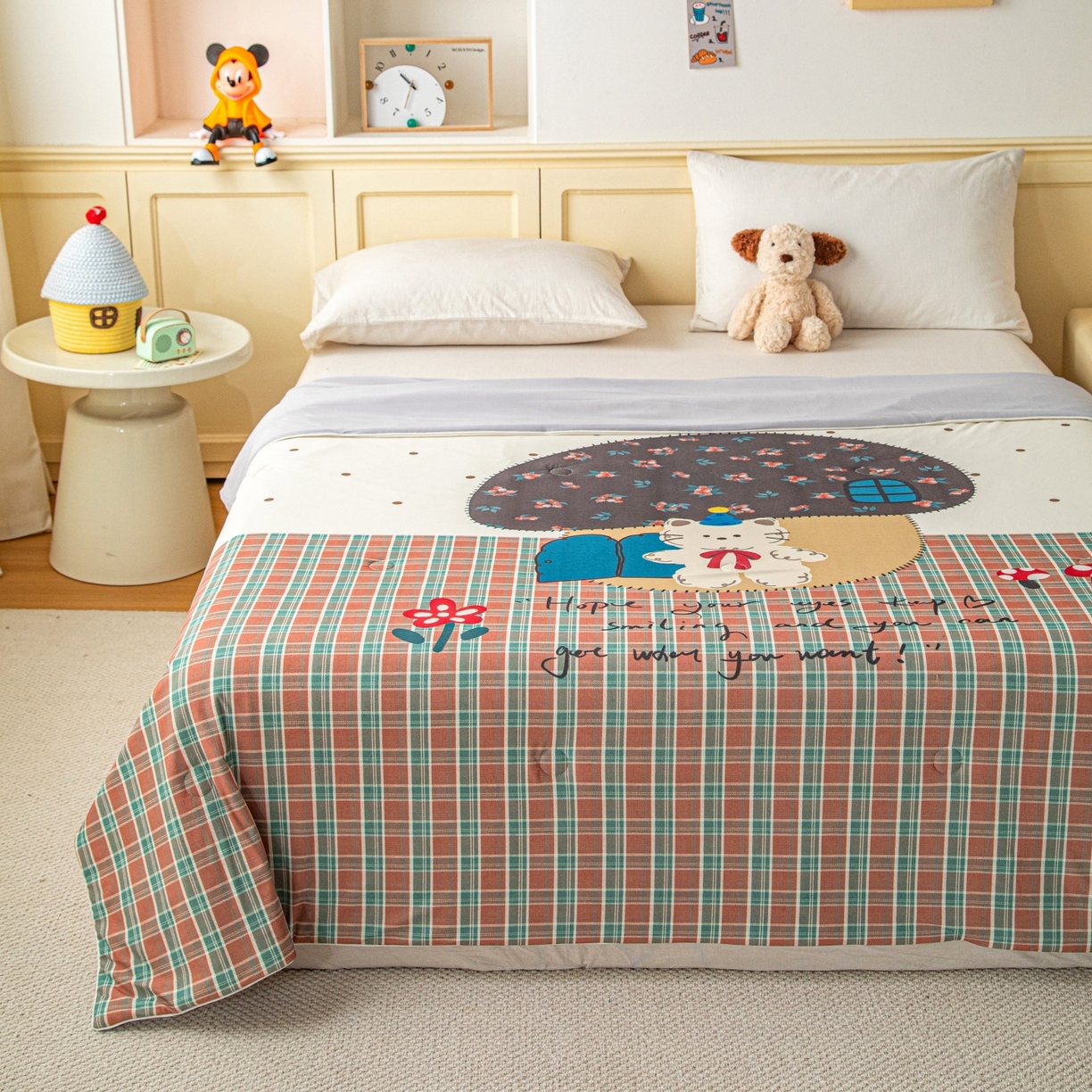 91家纺网 家纺一手货源 找家纺 亿莱鑫 2026春夏新款卡通印花仿锦氨夏被夏凉被空调被 蘑菇熊屋